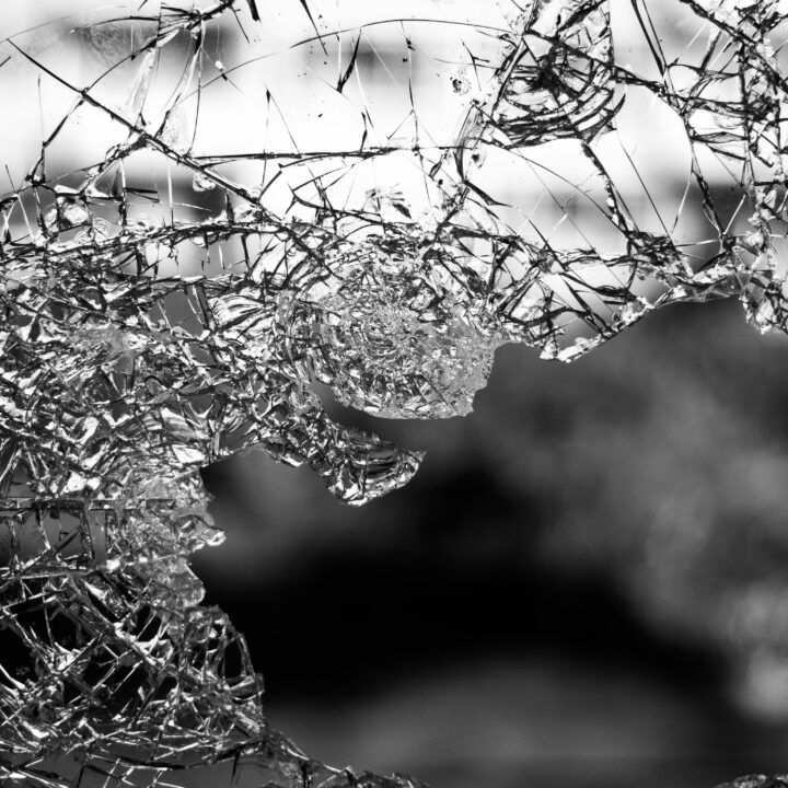 Remplacement de casse – Vitrier fabricant transformateur à Strasbourg
