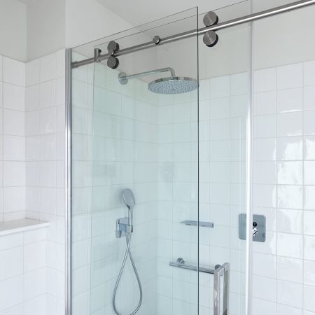 Porte de douche coulissante en verre de sécurité